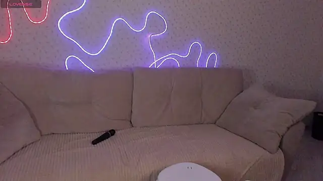 Snapshot of Nutsy_Kitty chatting on November 26, 2025, 10:43 pm Nutsy Kitty online show from November 26, 2025, 10:43 pm