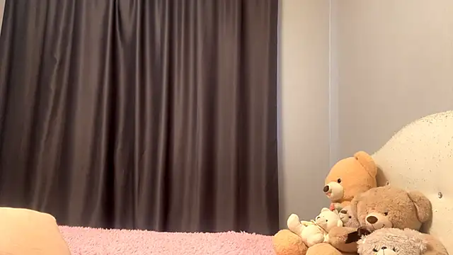 CatherinDream online show from October 28, 2025, 3:18 am