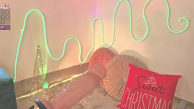 ashlynnlowe  online show from December 19, 2025, 7:27 pm