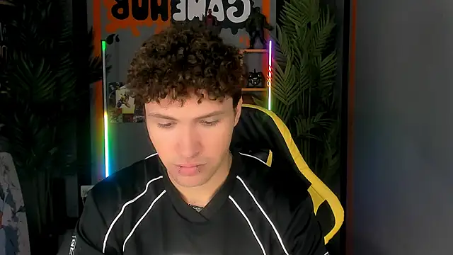 Snapshot of JonnyDarka chatting on November 28, 2025, 8:25 am JonnyDarka online show from November 28, 2025, 8:25 am