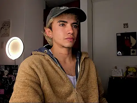 guynextdo0r online show from October 11, 2025, 9:27 pm