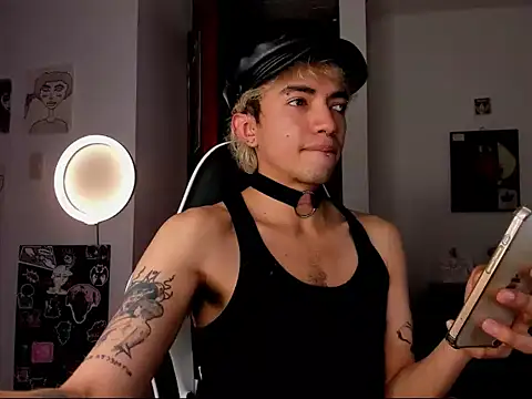 guynextdo0r online show from October 10, 2025, 6:31 pm