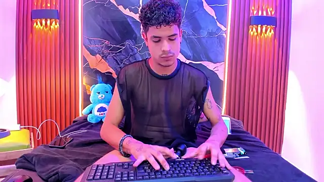 Lucky boys  X online show from February 13, 2026, 5:57 pm