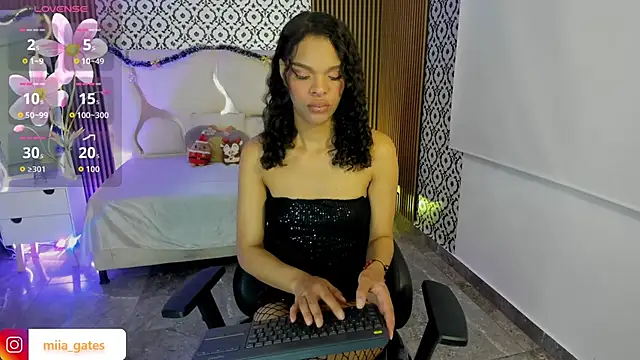 Snapshot of Miagates_tay chatting on November 25, 2025, 3:29 am Miagates tay online show from November 25, 2025, 3:29 am