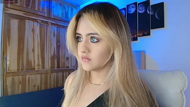 MaryMoon  online show from October 12, 2025, 7:15 pm