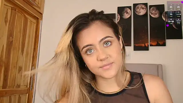 MaryMoon  online show from December 15, 2025, 7:09 pm