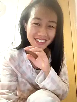 Snapshot of luy-xinh02 chatting on September 23, 2025, 12:34 pm luy-xinh02 online show from September 23, 2025, 12:34 pm