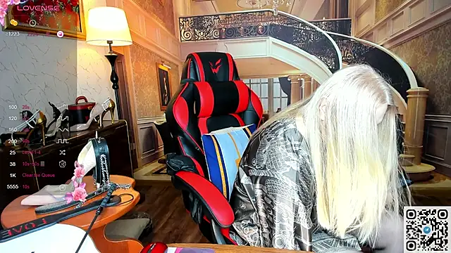 Nina Devillle online show from March 2, 2026, 5:08 am