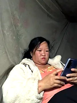 Snapshot of riso-00 chatting on November 28, 2025, 3:34 pm riso-00 online show from November 28, 2025, 3:34 pm