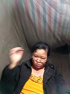 Snapshot of riso-00 chatting on November 6, 2025, 2:32 pm riso-00 online show from November 6, 2025, 2:32 pm