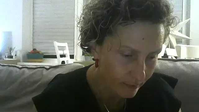 Snapshot of Sylira chatting on July 18, 2026, 12:19 am Sylira online show from July 18, 2026, 12:19 am