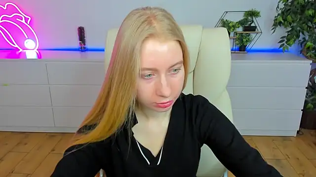 Alina Blonde online show from February 22, 2026, 6:38 am