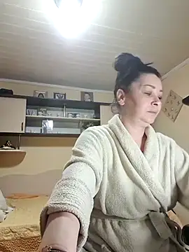 Snapshot of Soffy_Skye chatting on February 12, 2026, 5:07 am Soffy Skye online show from February 12, 2026, 5:07 am