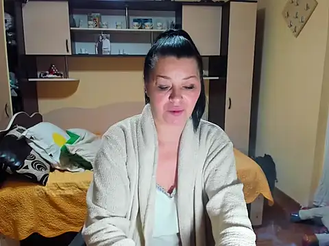 Snapshot of Soffy_Skye chatting on February 17, 2026, 4:54 am Soffy Skye online show from February 17, 2026, 4:54 am