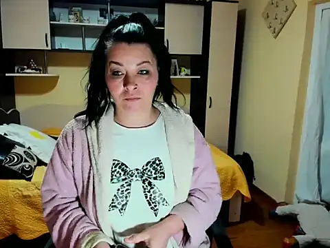 Snapshot of Soffy_Skye chatting on February 23, 2026, 4:58 am Soffy Skye online show from February 23, 2026, 4:58 am