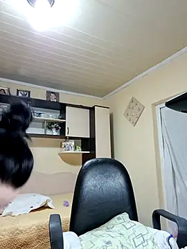 Snapshot of Soffy_Skye chatting on February 1, 2026, 4:44 am Soffy Skye online show from February 1, 2026, 4:44 am