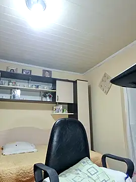 Snapshot of Soffy_Skye chatting on February 6, 2026, 6:20 am Soffy Skye online show from February 6, 2026, 6:20 am