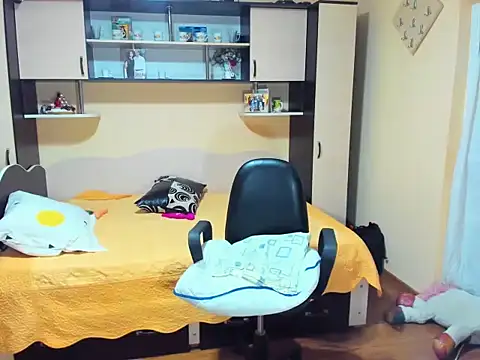 Snapshot of Soffy_Skye chatting on February 13, 2026, 6:19 pm Soffy Skye online show from February 13, 2026, 6:19 pm