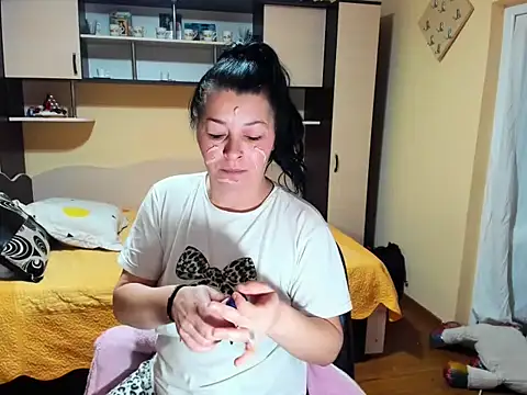 Snapshot of Soffy_Skye chatting on February 24, 2026, 5:19 am Soffy Skye online show from February 24, 2026, 5:19 am