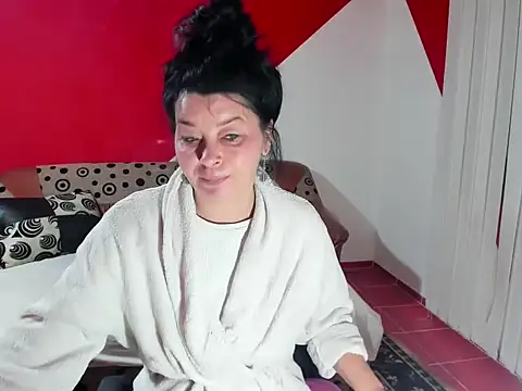 Snapshot of Soffy_Skye chatting on November 18, 2025, 4:27 am Soffy Skye online show from November 18, 2025, 4:27 am