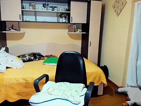 Snapshot of Soffy_Skye chatting on February 20, 2026, 5:59 am Soffy Skye online show from February 20, 2026, 5:59 am