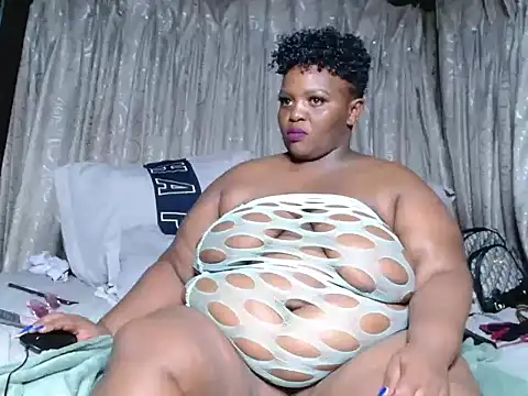 Snapshot of Bustyboobs02xx chatting on November 4, 2025, 6:44 pm Bustyboobs02xx online show from November 4, 2025, 6:44 pm