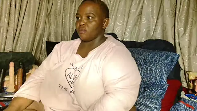 Snapshot of Bustyboobs02xx chatting on January 15, 2026, 1:20 am Bustyboobs02xx online show from January 15, 2026, 1:20 am