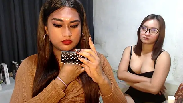 Elysia Fox online show from February 5, 2026, 8:21 am