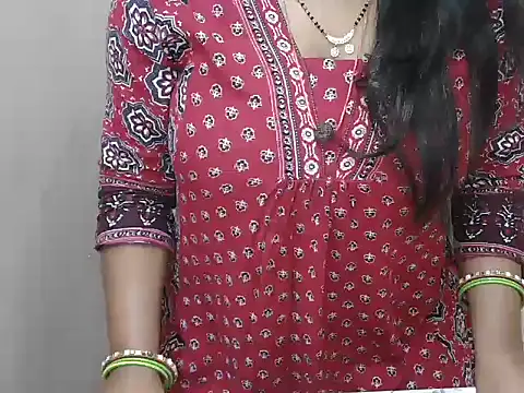 Snapshot of bold_naina chatting on November 7, 2025, 3:44 am bold naina online show from November 7, 2025, 3:44 am