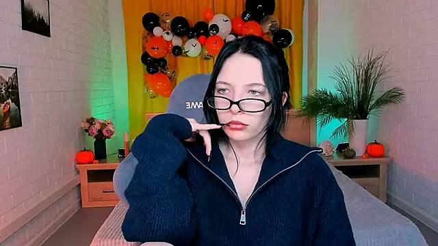 JulsMumi online show from October 18, 2025, 1:57 pm