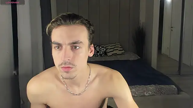 Snapshot of OLIVER__MARTINEZ chatting on October 8, 2025, 10:32 pm OLIVER  MARTINEZ online show from October 8, 2025, 10:32 pm