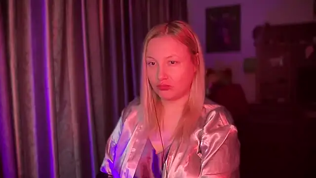 BikiHellena online show from April 9, 2026, 6:19 am