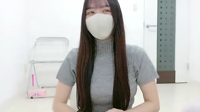  Mia land  online show from November 30, 2025, 1:45 pm