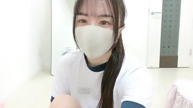  Mia land  online show from December 21, 2025, 1:13 pm