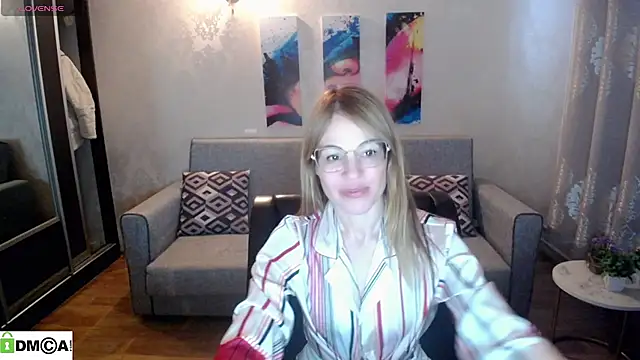 shy hot cat online show from October 31, 2025, 7:05 am