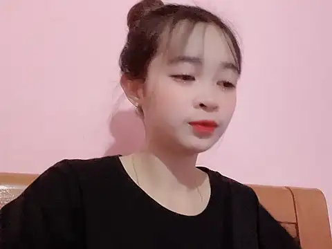 Snapshot of Suna7383 chatting on October 18, 2025, 5:26 pm Suna7383 online show from October 18, 2025, 5:26 pm