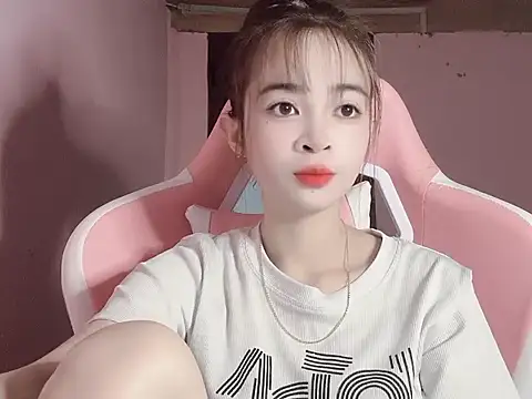 Suna7383 online show from November 13, 2025, 4:00 pm