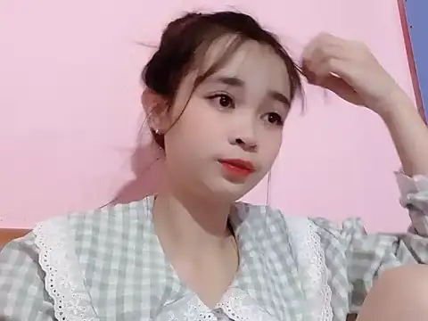 Snapshot of Suna7383 chatting on October 11, 2025, 6:09 pm Suna7383 online show from October 11, 2025, 6:09 pm