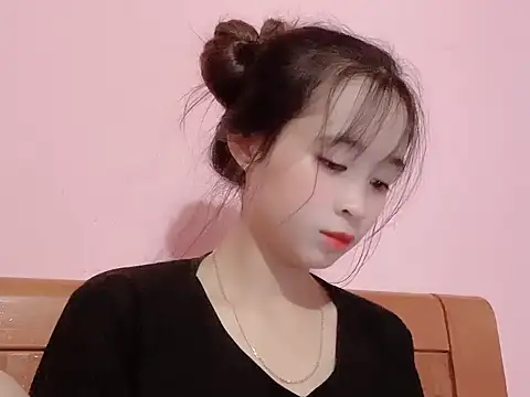 Snapshot of Suna7383 chatting on October 13, 2025, 5:03 pm Suna7383 online show from October 13, 2025, 5:03 pm