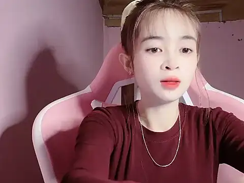 Suna7383 online show from November 18, 2025, 4:10 pm