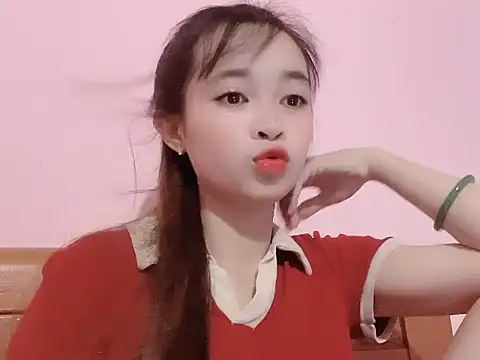 Snapshot of Suna7383 chatting on October 15, 2025, 5:21 pm Suna7383 online show from October 15, 2025, 5:21 pm