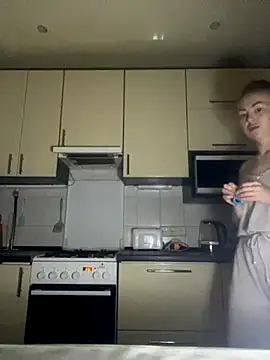 Snapshot of MartaLuna_ chatting on November 24, 2025, 7:58 pm MartaLuna online show from November 24, 2025, 7:58 pm