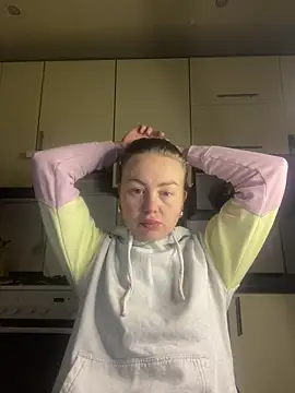 MartaLuna  online show from February 7, 2026, 9:01 pm