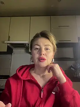 MartaLuna  online show from February 5, 2026, 10:27 pm