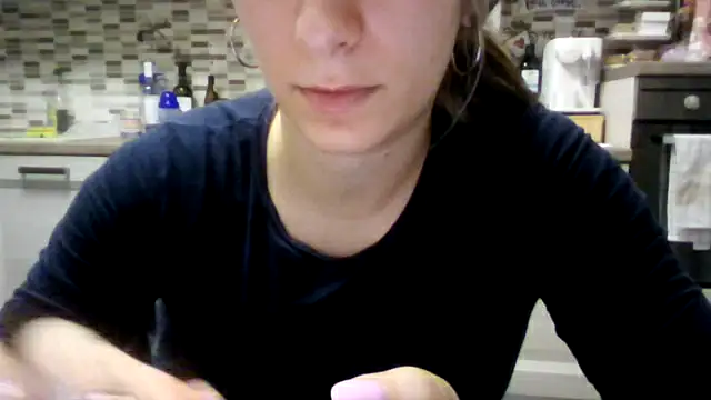 Snapshot of Camaleontica chatting on October 30, 2025, 8:06 pm Camaleontica online show from October 30, 2025, 8:06 pm