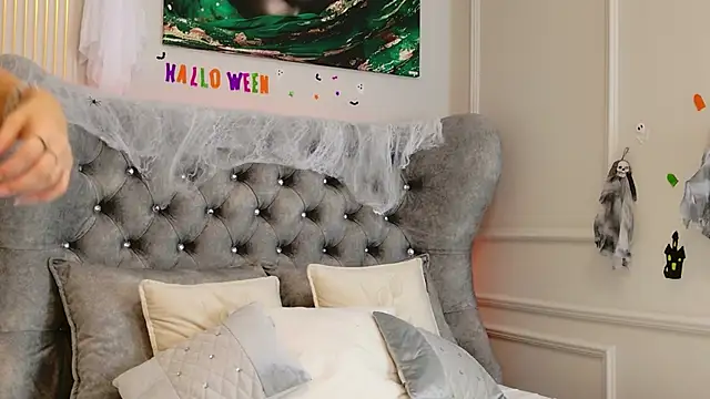 Snapshot of MeganXDesire chatting on October 25, 2025, 4:44 am MeganXDesire online show from October 25, 2025, 4:44 am