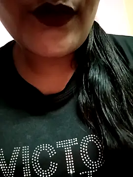 Snapshot of Moni_6969 chatting on September 18, 2025, 11:13 am Moni 6969 online show from September 18, 2025, 11:13 am