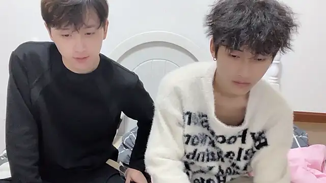 yangyang-2563 online show from October 13, 2025, 2:18 pm