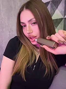 Elizabeth Tay online show from March 30, 2026, 6:53 pm