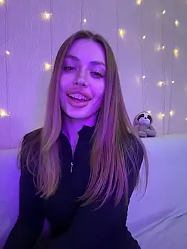 Snapshot of Elizabeth_Tay chatting on December 13, 2025, 8:37 pm Elizabeth Tay online show from December 13, 2025, 8:37 pm